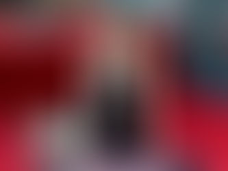 Rachel McAdams posa junto a su estrella en el Paseo de la Fama de Hollywood durante la ceremonia de homenaje.