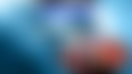 ¡Claro! La imagen muestra un documento titulado "Un Mundo Tripolar / A Tripolar World" por Diane Franci. Tiene un diseño con un fondo azul y lo que parece ser una representación estilizada de tres personas.