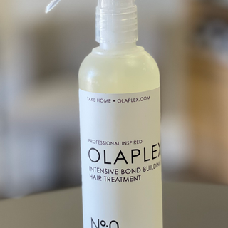 N°0 acts as an intensive repair booster working in tandem with N°3 to receive your most intense repair. This means 68% more repair & 3x stronger hair when used together.