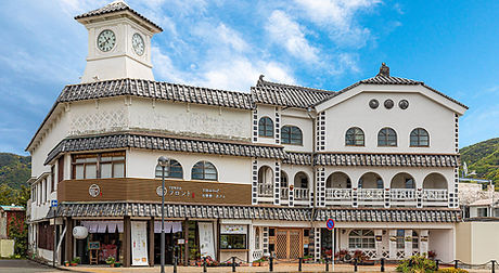 750c4a_3e442f325ea64928bece3ee07453a7ac~mv2 (1).jpg