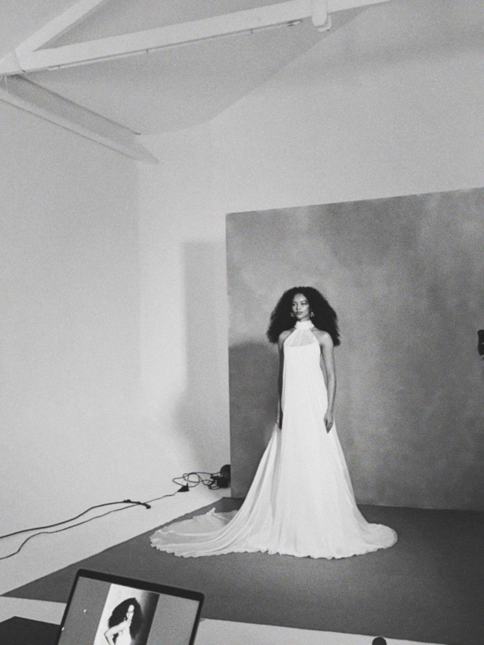 Ensaio de vestido de noiva minimalista Tuo Atelier