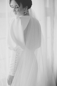 Bride dress with sleeves