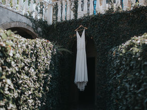 How do I choose the ideal wedding dress that reflects my personality?