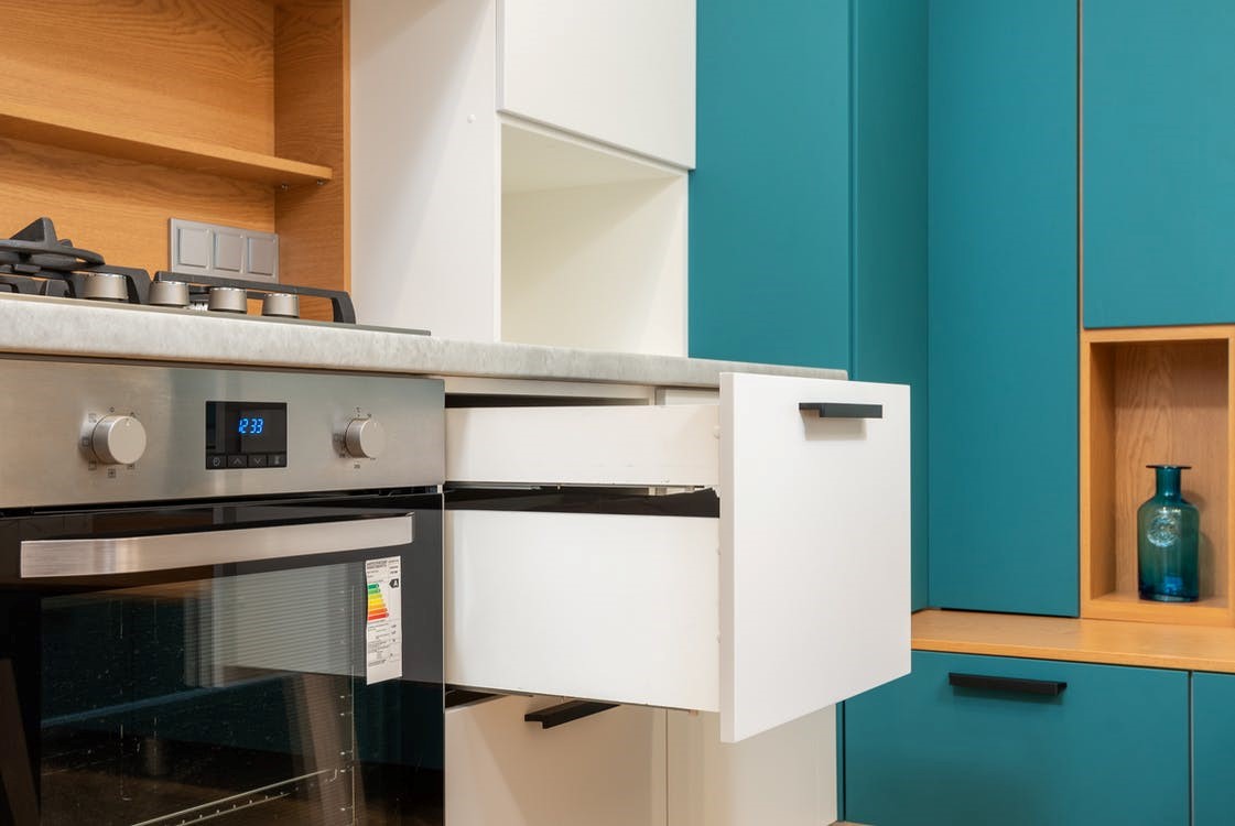 Illustration from The Dos and Don'ts of Kitchen Color Schemes