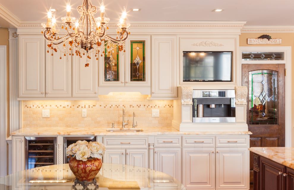 Illustration from The Dos and Don'ts of Kitchen Color Schemes