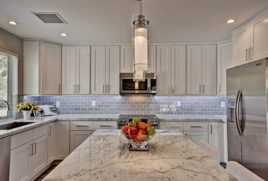 Illustration from The Dos and Don'ts of Kitchen Color Schemes