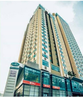 Lee Gardens is a prestigious mixed-use development by Daiichi Properties located at the corner of Shaw Boulevard and Lee Street, Addition Hills, Mandaluyong City. This iconic two-tower project comprises a 33-storey North Tower and a 23-storey South Tower, set above a generous 3,000 sqm commercial podium. It seamlessly integrates retail outlets, office spaces, and residential units (ranging from studios to 3-bedrooms), with key amenities including a swimming pool, gym, sauna, daycare center, helipad, landscaped gardens, function rooms, and roof-deck laundry and drying areas. Strategically positioned across from Wack Wack Golf Course, it offers scenic views and is surrounded by major hubs such as SM Megamall, Shangri-La Plaza, and the MRT Shaw Station, delivering a balanced live-work-play environment in Metro Manila’s dynamic cityscape