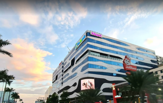Biopolis in Pasay City’s Bay Area is a premium office building within the Mall of Asia Complex, offering modern workspaces ideal for BPO companies, IT firms, and corporate offices. Strategically located along Diosdado Macapagal Boulevard, Biopolis provides excellent accessibility to major transport hubs, hotels, retail centers, and entertainment venues. With flexible floor layouts, reliable facilities, and a prime business address in Metro Manila’s fastest-growing district, it caters to the needs of multinational corporations and outsourcing firms. This Grade A office tower is designed for productivity and growth, making it a top choice for businesses seeking high-quality office spaces in the Bay Area.