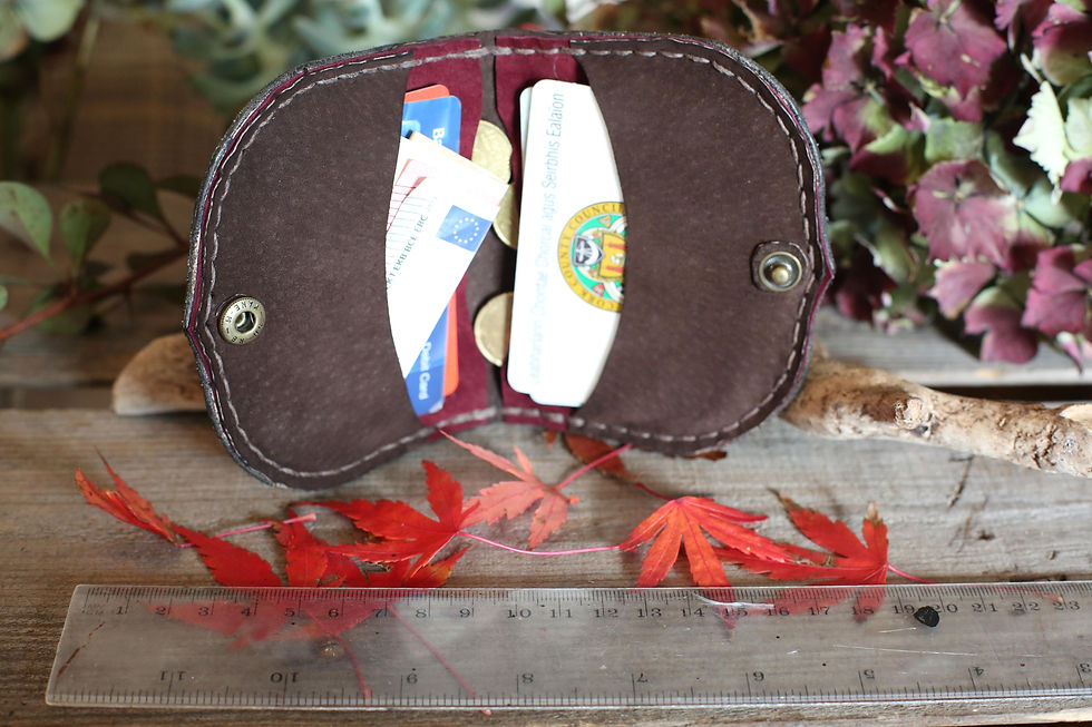 Thumbnail: Red Mandala porte monnaie | Handtooled | Handpainted | Beara Belts