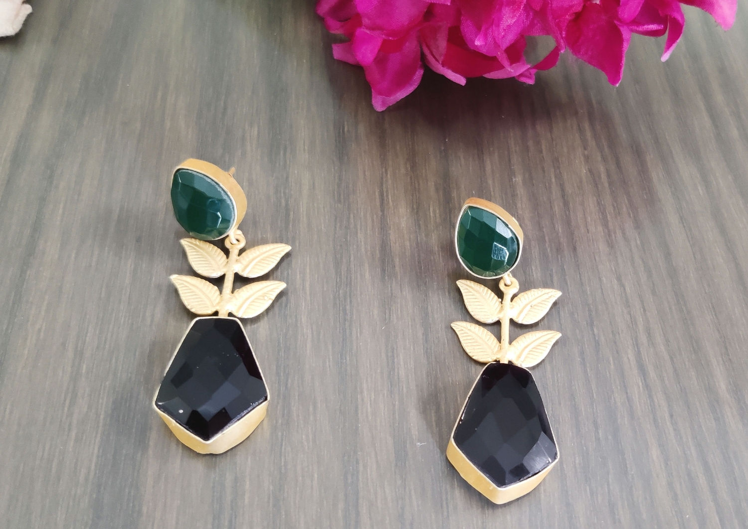Matt Gold finish fusion earrings - black and green
