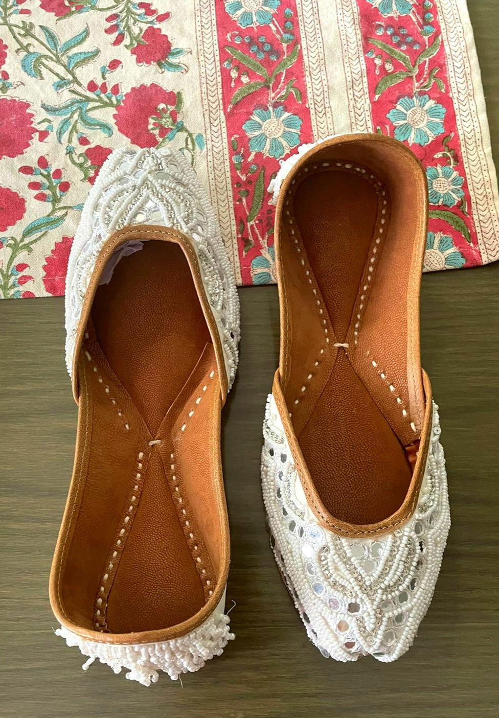 Thumbnail: Ivory Pearl Magic Double Cushioned Jutti