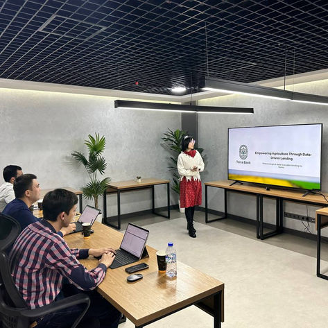UEnter hosts pitch sessions as part of the Green Start startup project support program funded by GIZ's Green Industrialization in Uzbekistan program.