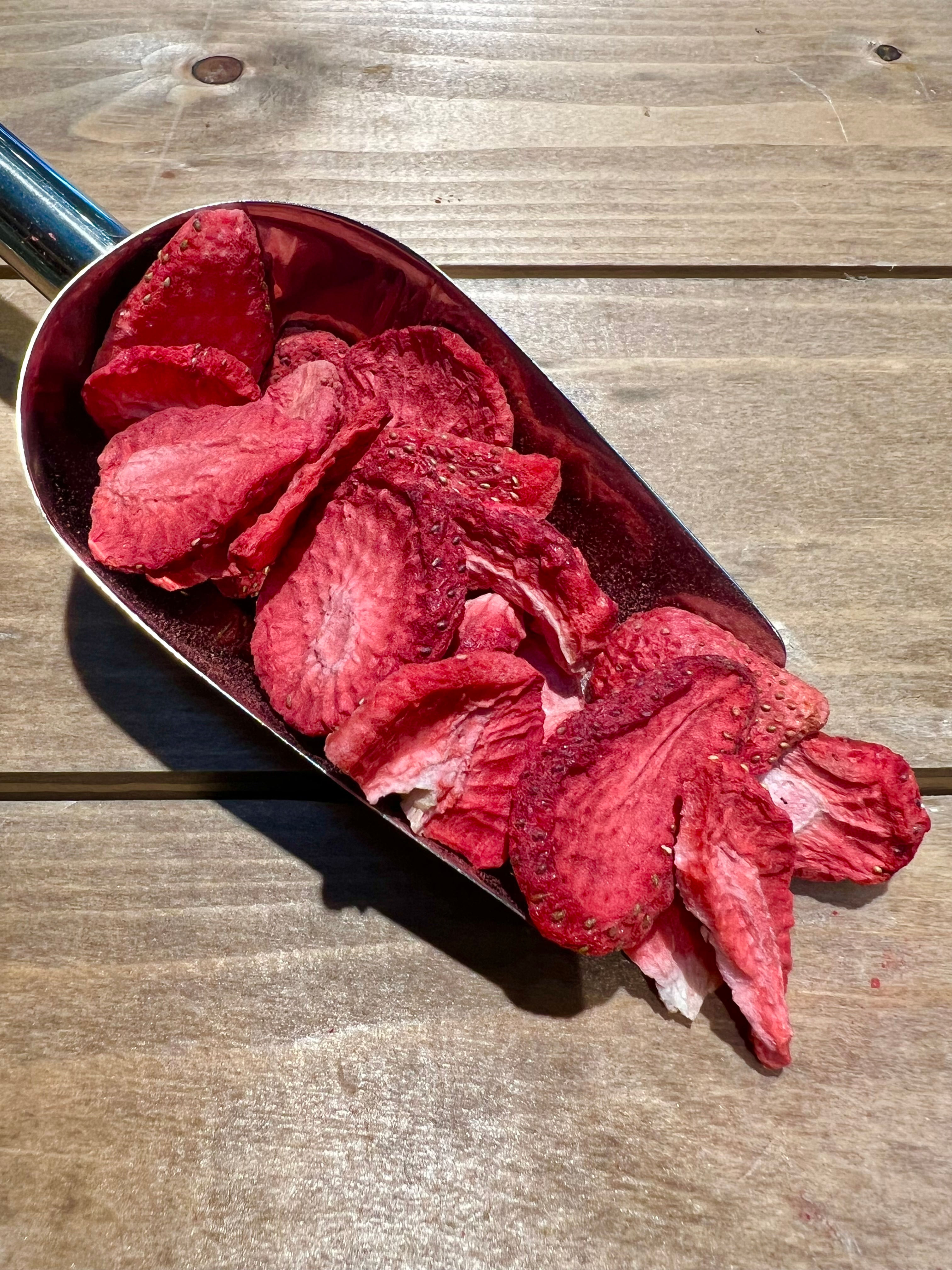 Freeze-dried strawberry slices £11.99/100g