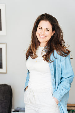 Lächelnde Frau, Business Portrait, hellblaue Jacke, García Photography