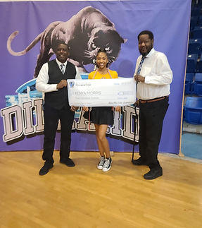 2023 Scholarship Award Recipient Kenya Morris With Beta Phi Delta Foundation President Mic