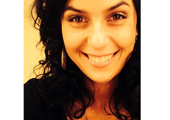 Laura Anstee Headshot.jpg