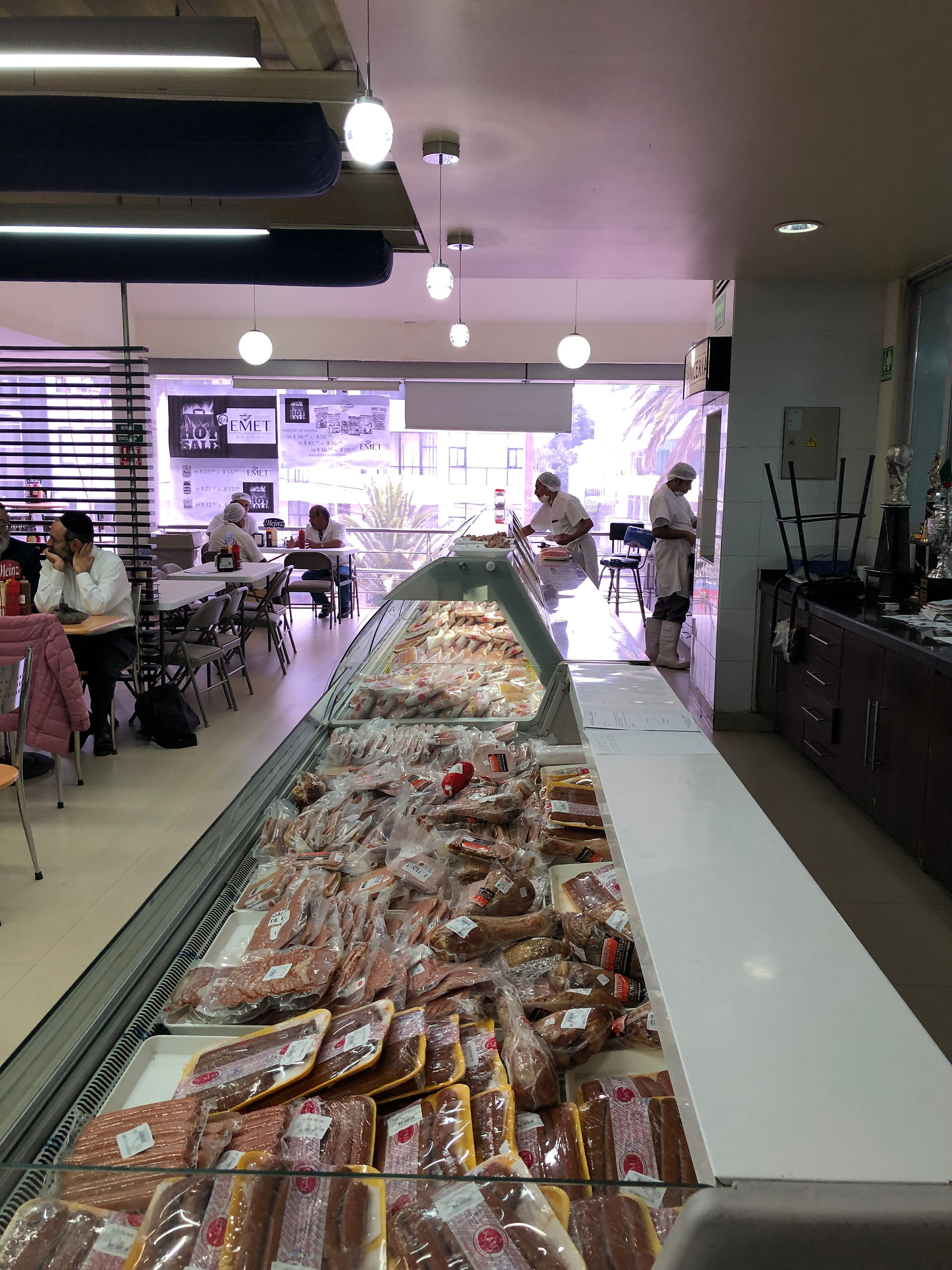 Super Emet Kosher in Mexico City, Mexico