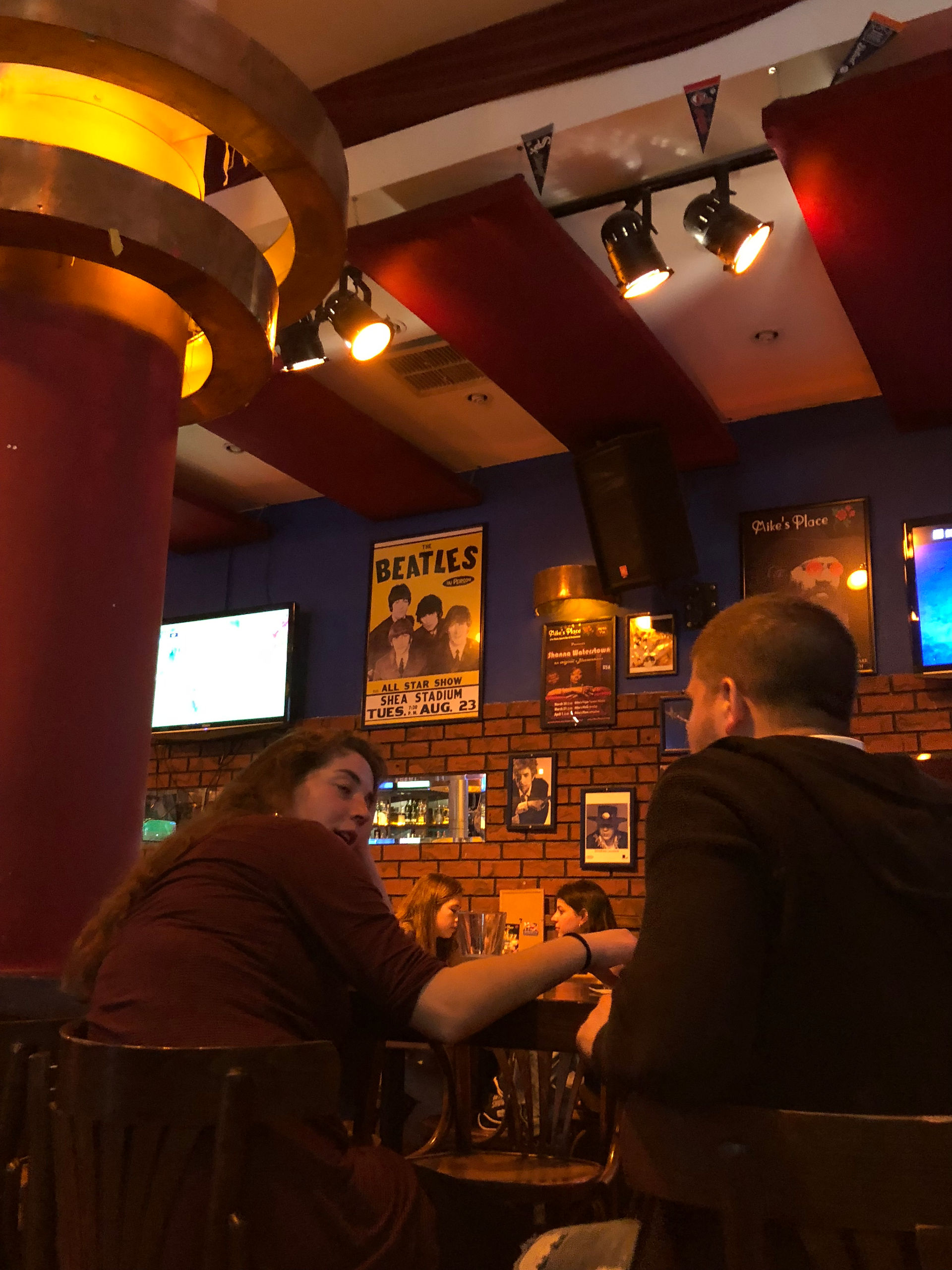 Mike's Place Kosher Bar and Restaurant in Jerusalem, Israel