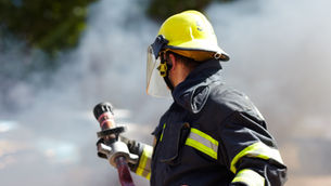 En invierno, el peligro está adentro: cómo prevenir incendios y muertes por monóxido con tecnología conectada