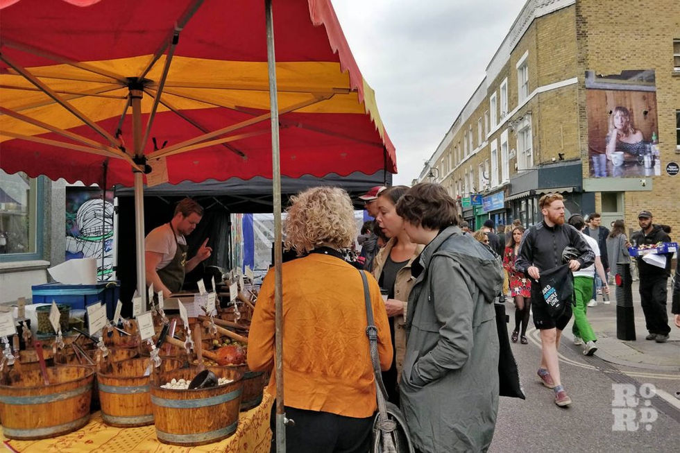 broadway-market-east-london-orange-1024x683