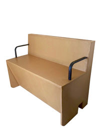 banquette réalisée en carton