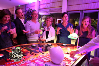 Soirée blind-test musical avec l'animation de soirée blind-test à l'escale Atlantique à Nantes pour un séminaire d'entreprise par l'équipe d'animateurs d'Events Academy agence d'animations événementielles basée à Angers.