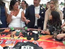 Idée animation mariage animation casino musical pour un vin d'honneur avec Prestation Dj Mariage by Events Academy au Mans avec Emmanuel Manceau animateur.