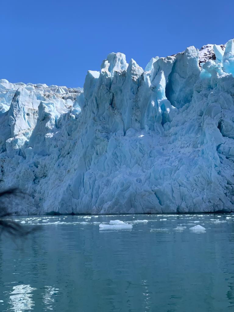 Trekking Glaciar Leones, caminata corta o camping por dos días.