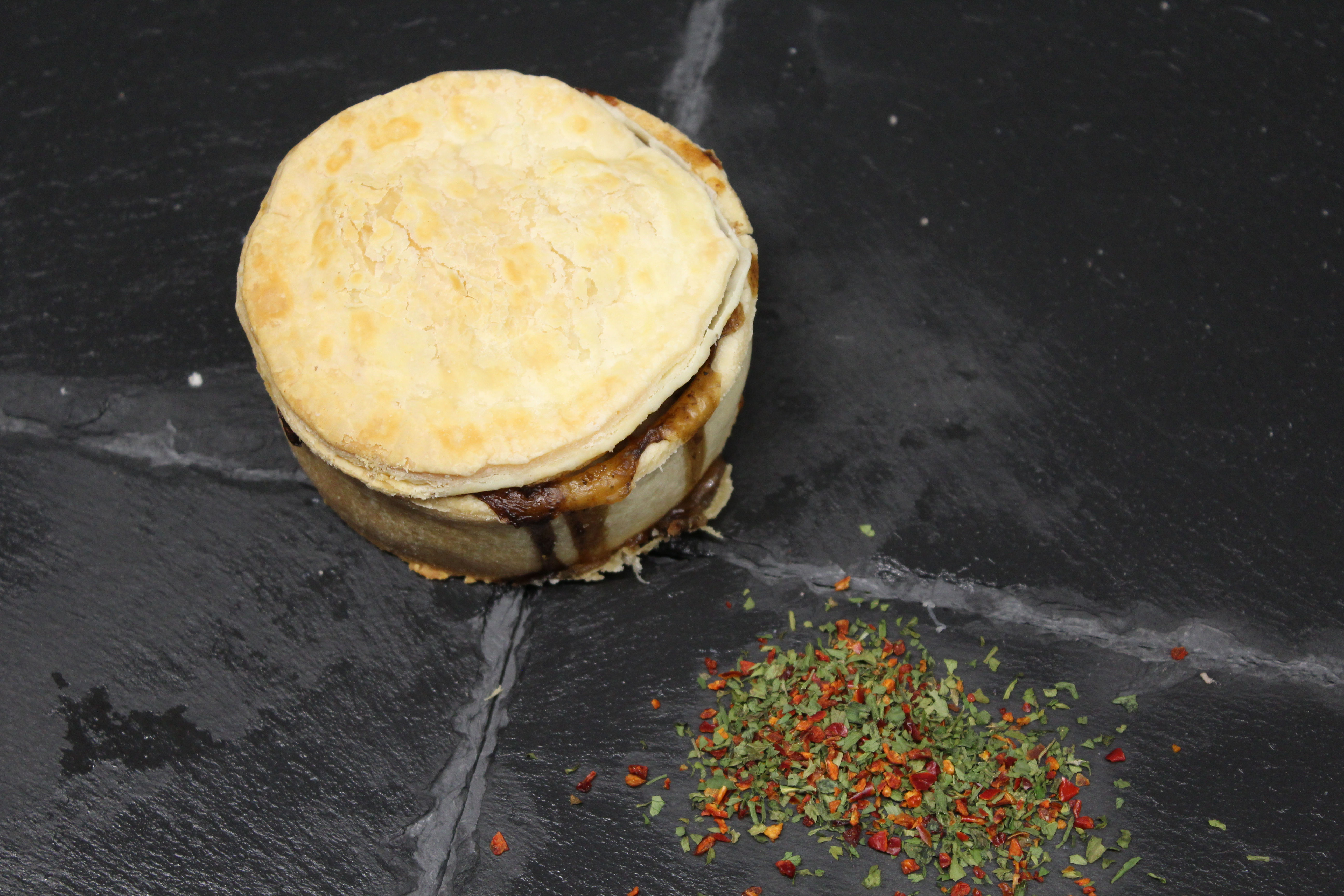 Individual steak pie