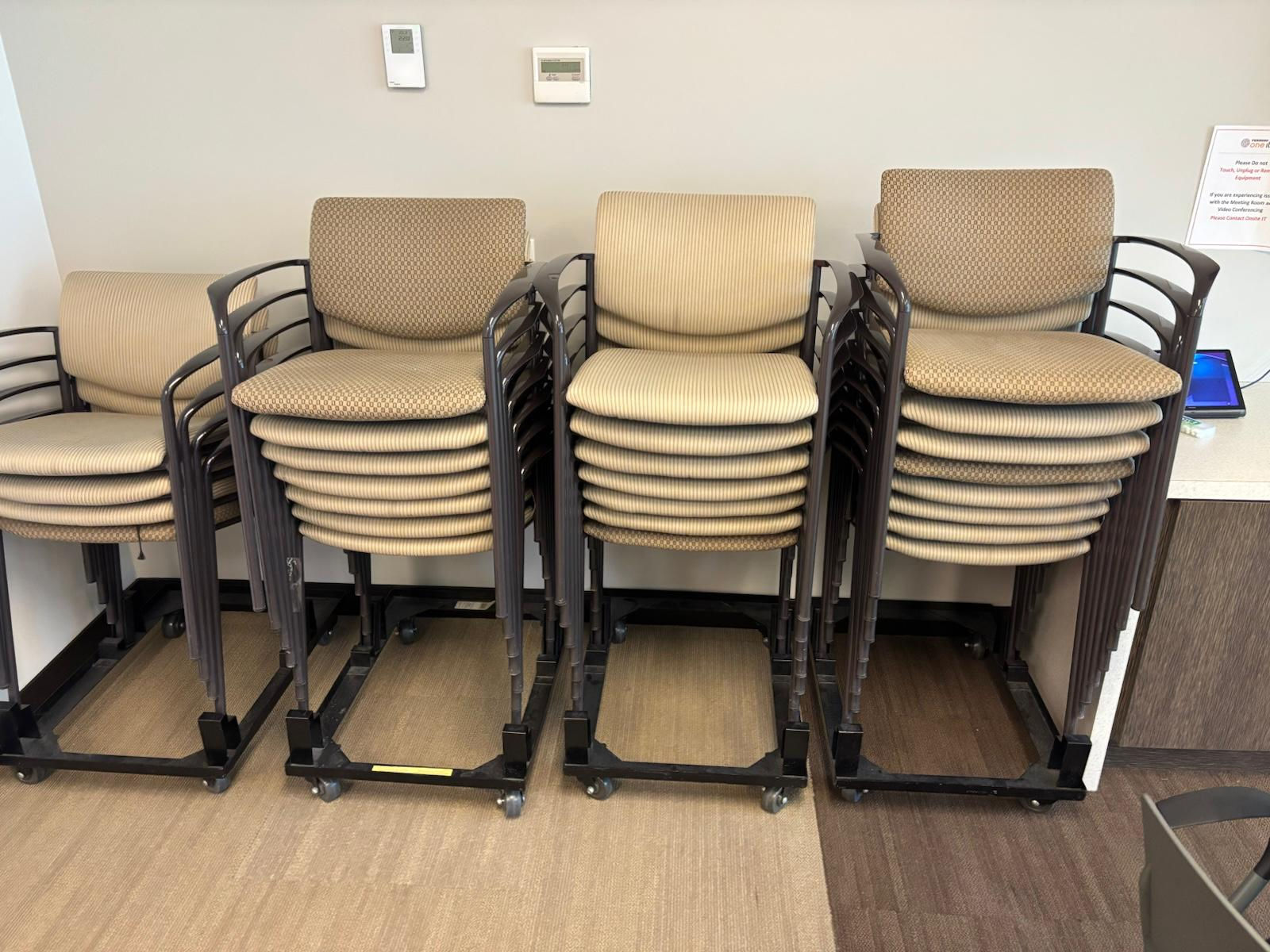 Steelcase Player Stacking Chair(26)