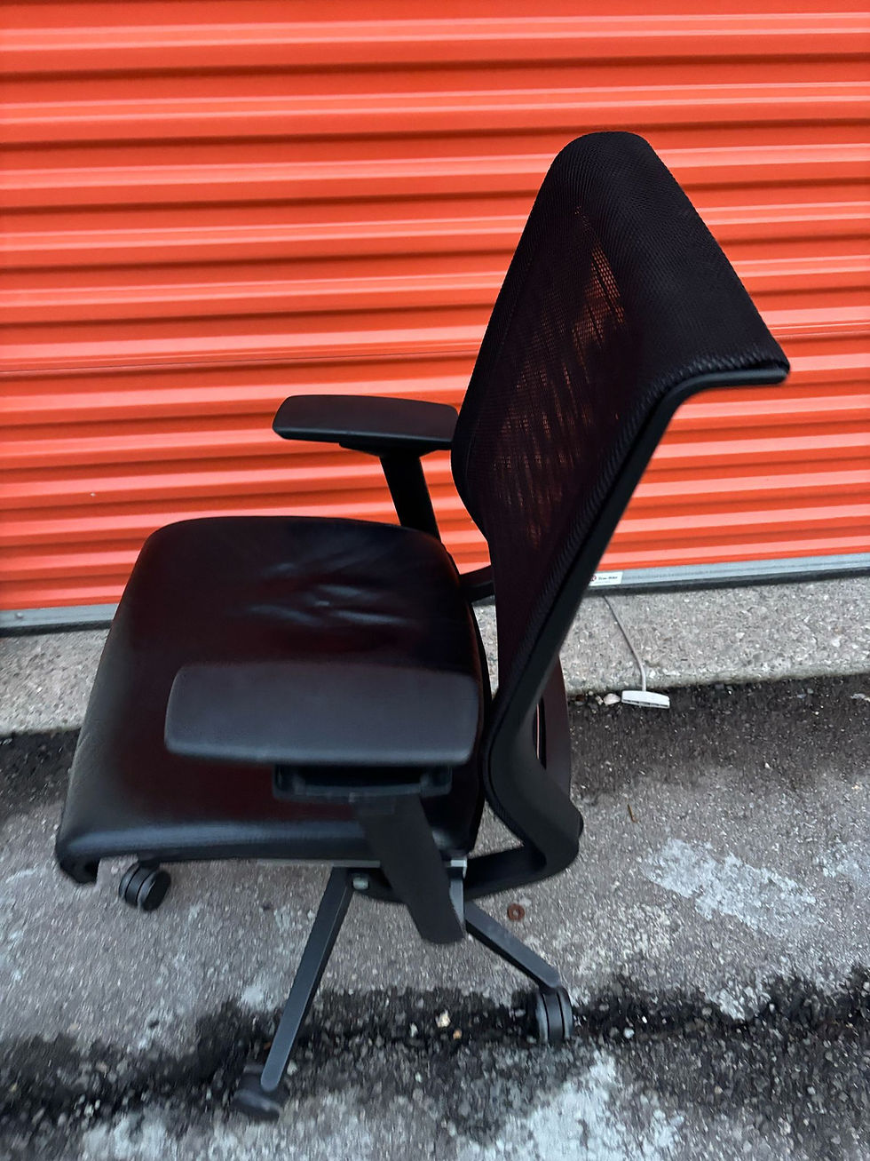 Thumbnail: Steelcase Think Leather Chair(20)