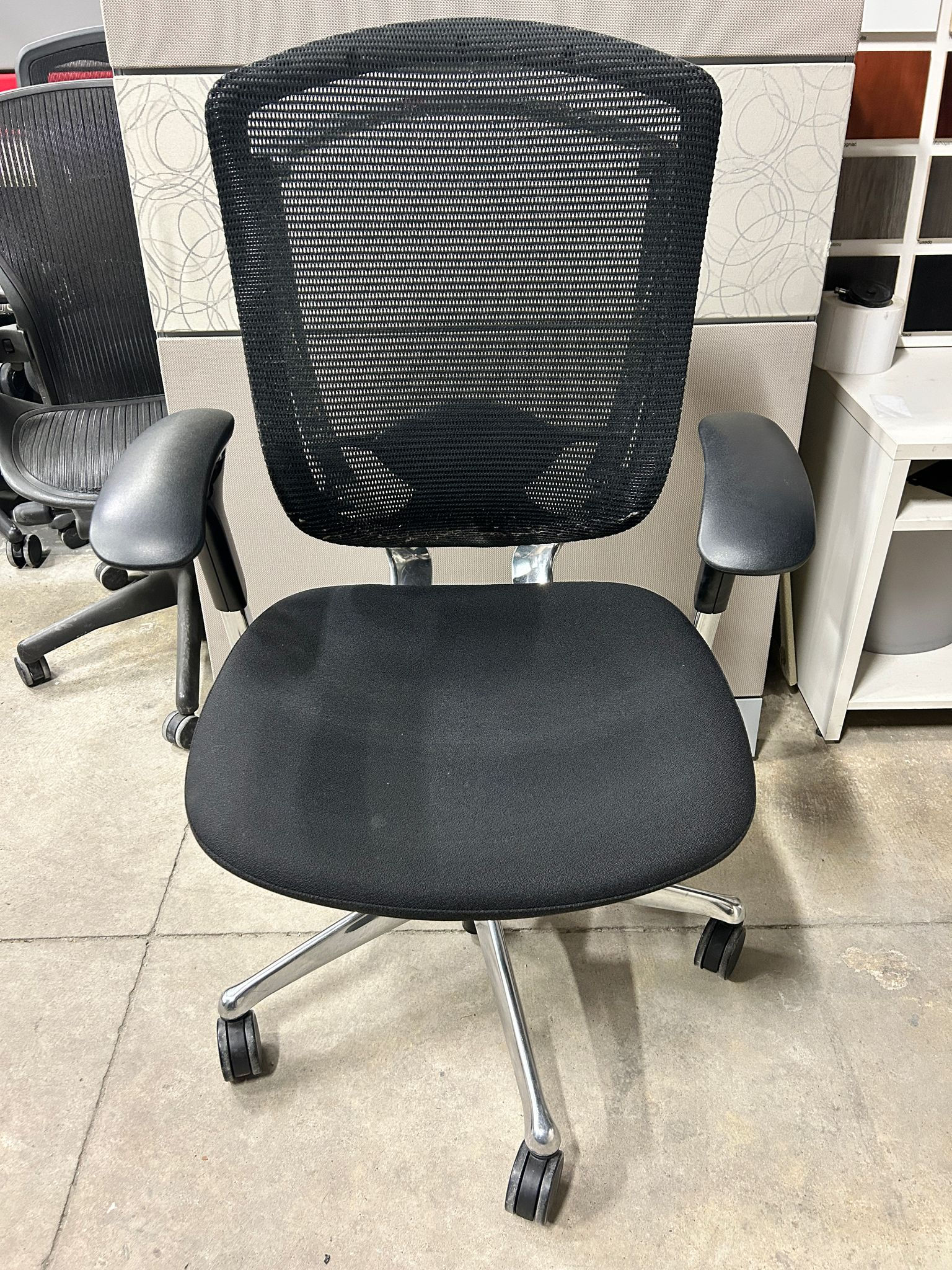 Teknion Nuova Contessa Task Chair(2)