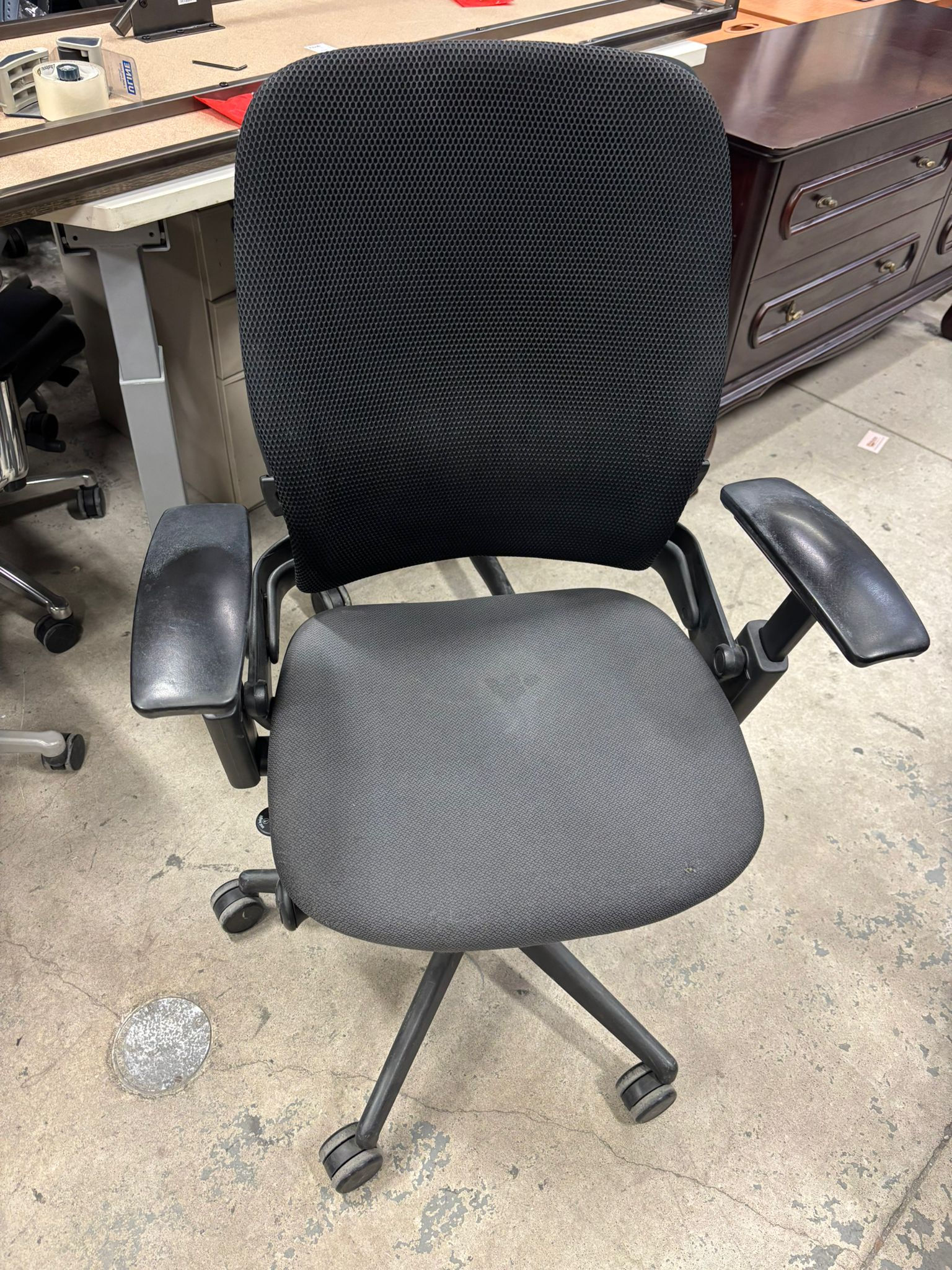 Steelcase Leap V2 Chair with 3D Mesh(1)