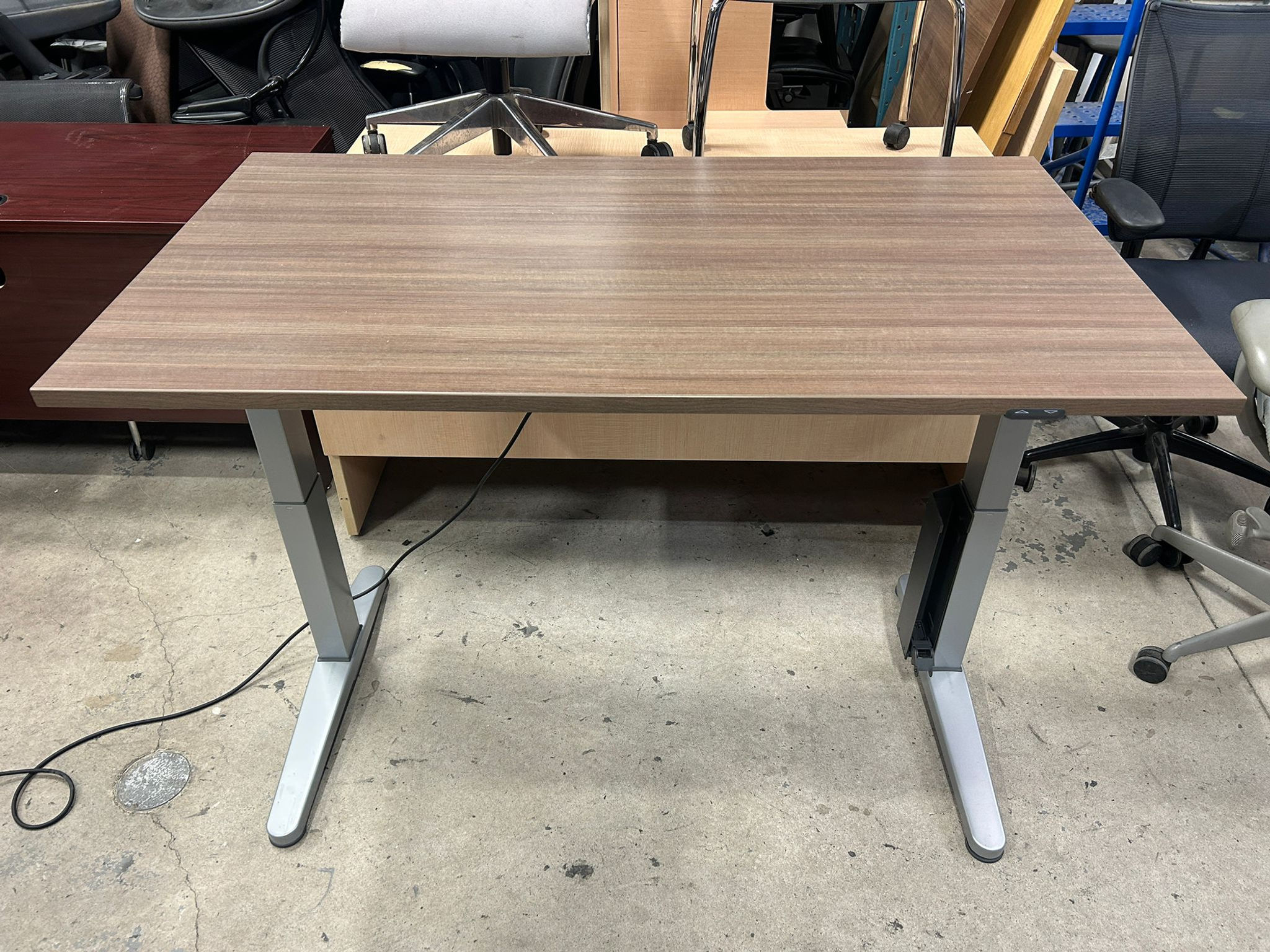 Steelcase Ology Sit-Stand Desk(144)
