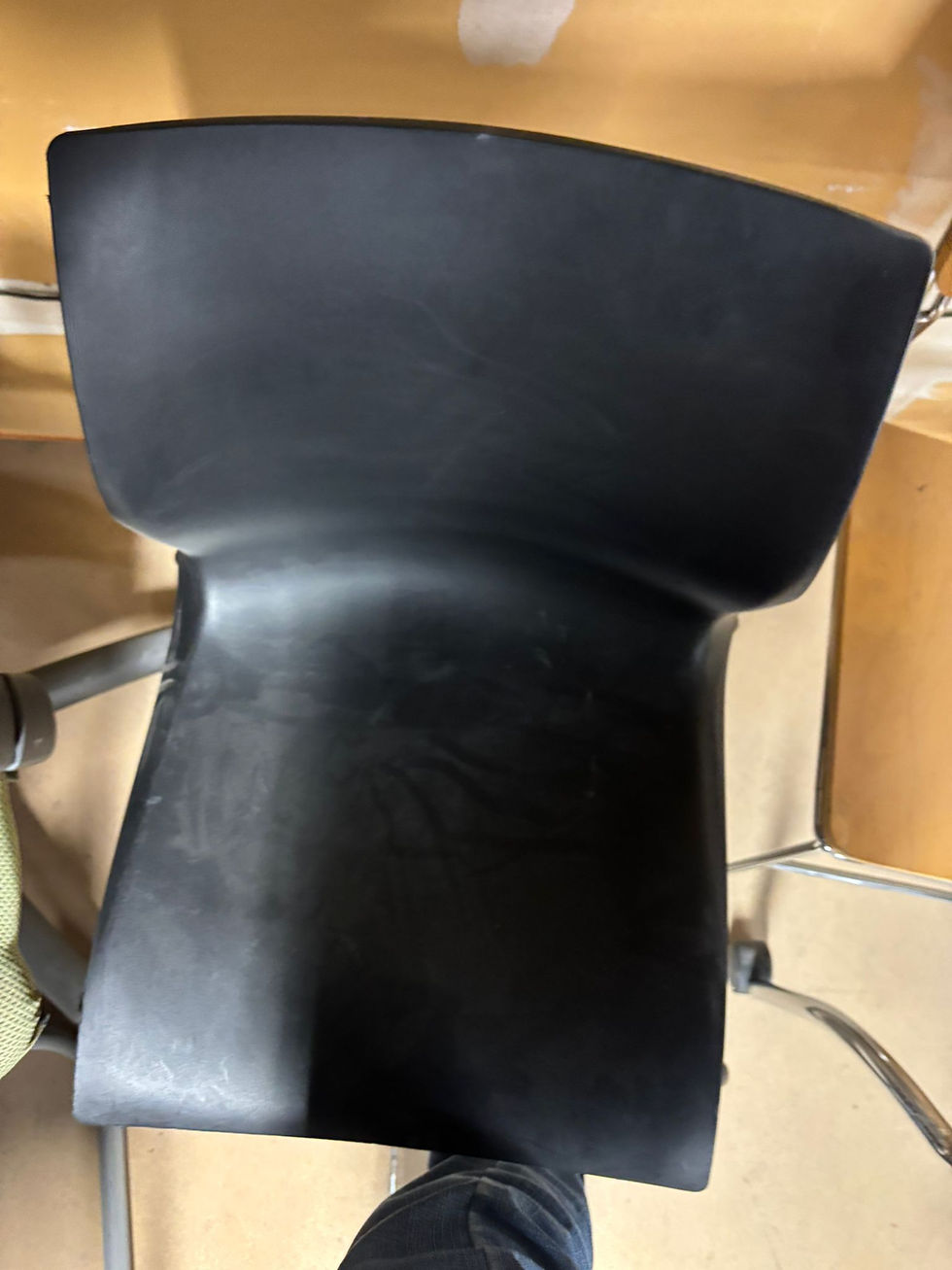 Thumbnail: Teknion Nami Visitor Chair-Modern Stacking Chair(1)