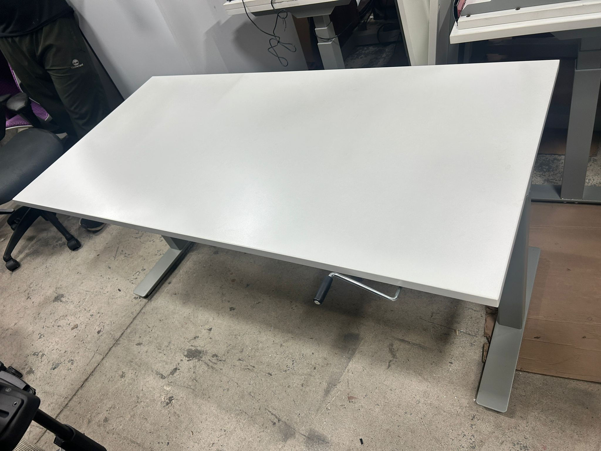 Manual Sit-Stand Desk(1)