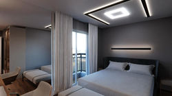 Quarto com varanda.