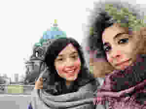 Le nostre #BlindfoldTravellers Elisa e Silvia hanno approfittato del ponte dell’Immacolata per viaggiare con Blindfold Travel, destinazione del loro viaggio a sorpresa: Berlino!