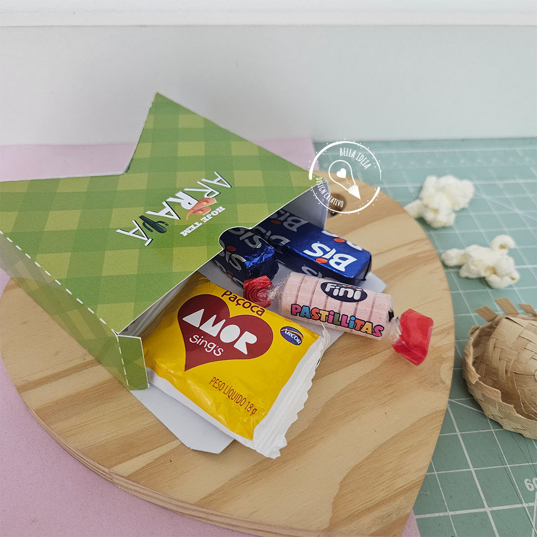 Caixa Bandeirinha - Arquivo Festa Junina