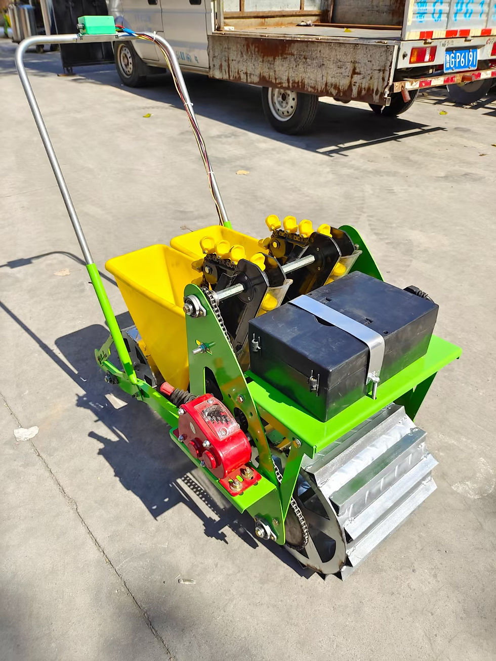 Miniatura: Hand Push Garlic Planter  Garlic Planting Machine Electric Garlic Planter Tracto