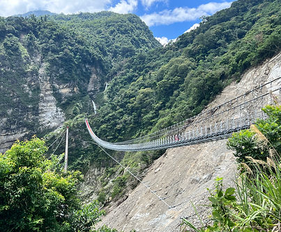 rainbow-bridge-nabij-sun-moon-lake-taiwan.jpeg