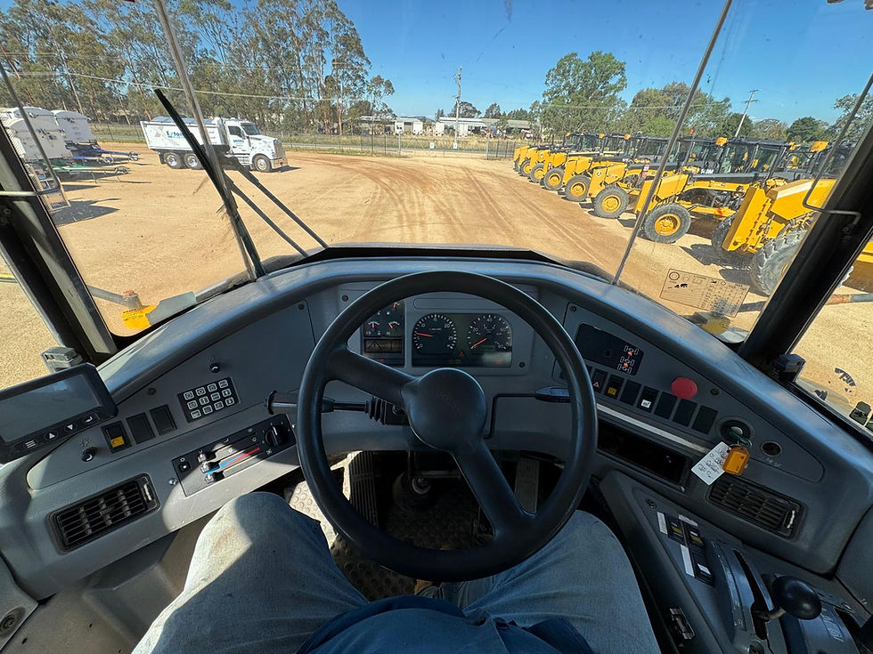 Thumbnail: 2001 A40D VOLVO WATERCART - 20,488 HOURS