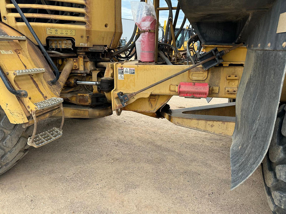 Thumbnail: 2005 725 CATERPILLAR WATERCART - 13,745 HOURS