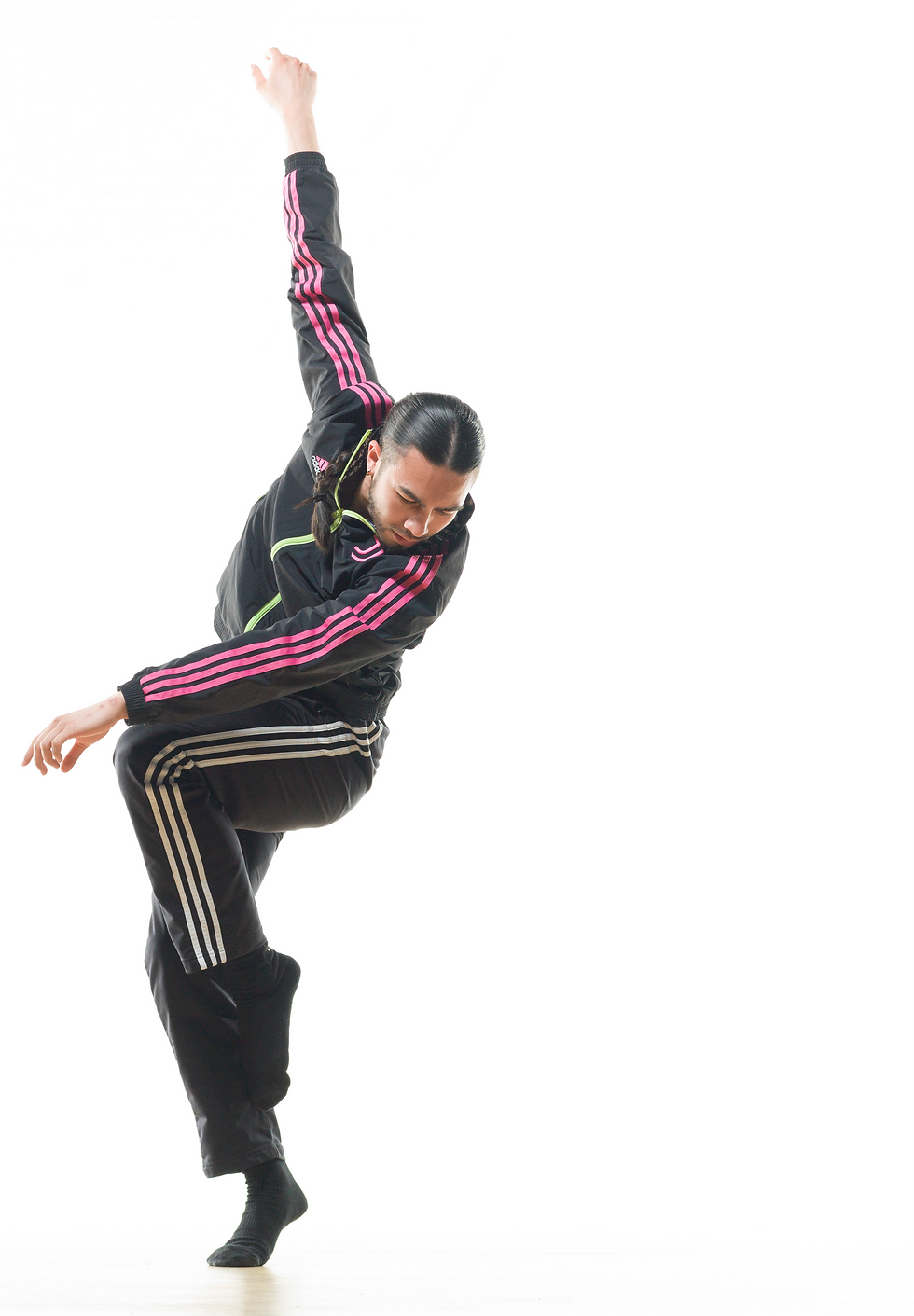 ElijahRichardson_7797_edited.png