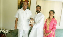 Yogacharya Dr. Nilesh Mahajan & Dr. Bhakti Mahajan with Honerable Sharad Pawar