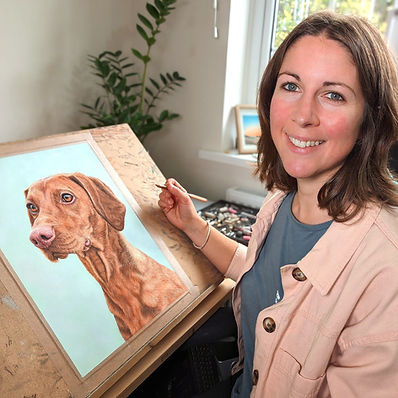 Wildlife Artist Naomi Jenkin.