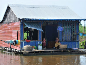12. Tonlé Sap, marcher sur l'eau . . . villages flottants