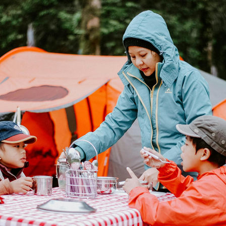 The Intentional Lifestyle for the Modern Families: Simple Living, Budget Travel & Financial Freedom