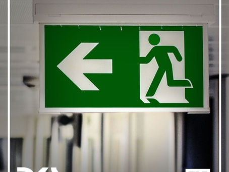 Quando e como usar saída de emergência e barra anti-pânico?