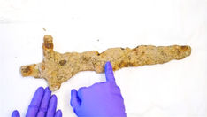 Uma espada viking com raras inscrições é encontrada na Noruega